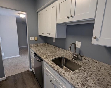 200 Locust Street Se - Photo Thumbnail 5