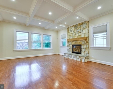 6506 Divine Street - Photo Thumbnail 16