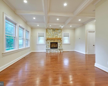 6506 Divine Street - Photo Thumbnail 3