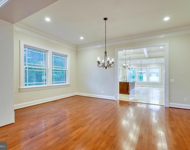 6506 Divine Street - Photo Thumbnail 11