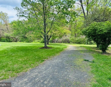 8251 Clifton Farm Court - Photo Thumbnail 7