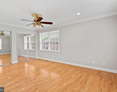 8251 Clifton Farm Court - Photo Thumbnail 19