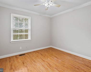 8251 Clifton Farm Court - Photo Thumbnail 23