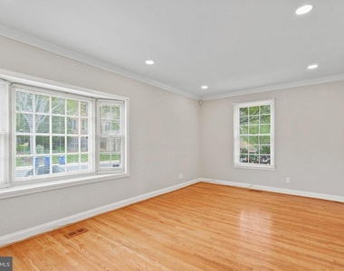 8251 Clifton Farm Court - Photo Thumbnail 10