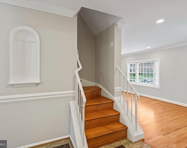 8251 Clifton Farm Court - Photo Thumbnail 8