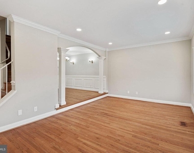 8251 Clifton Farm Court - Photo Thumbnail 9