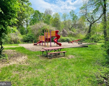 8251 Clifton Farm Court - Photo Thumbnail 6