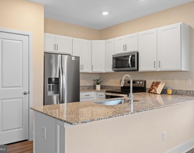 112 Hopi Place - Photo Thumbnail 10
