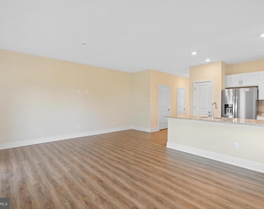 112 Hopi Place - Photo Thumbnail 4