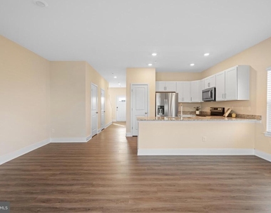 112 Hopi Place - Photo Thumbnail 3