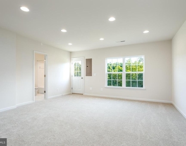 228 Patchwork Drive - Photo Thumbnail 2