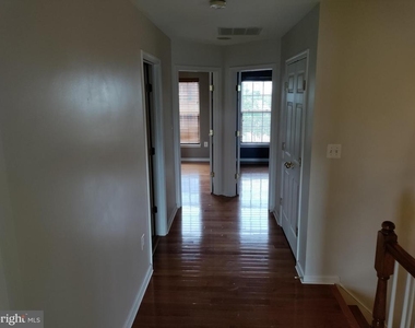 1202 Ellis Avenue - Photo Thumbnail 4