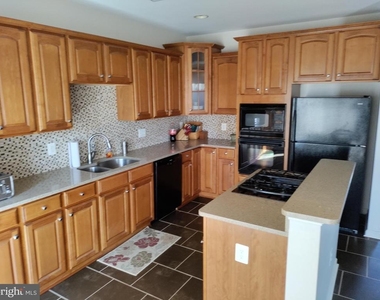 1202 Ellis Avenue - Photo Thumbnail 1
