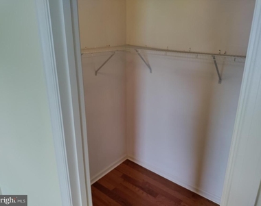 1202 Ellis Avenue - Photo Thumbnail 10