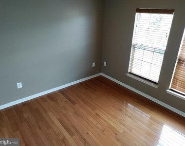 1202 Ellis Avenue - Photo Thumbnail 12