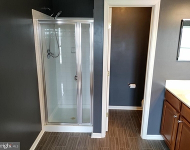 1202 Ellis Avenue - Photo Thumbnail 8