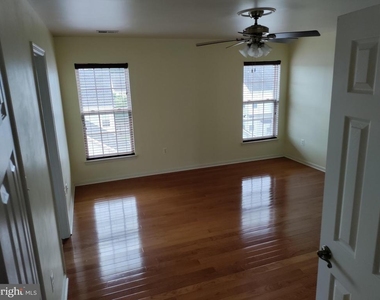1202 Ellis Avenue - Photo Thumbnail 6