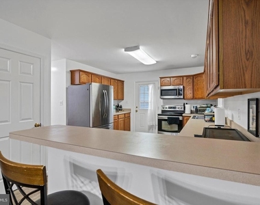 583 Norwich Drive - Photo Thumbnail 11