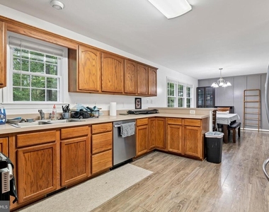 583 Norwich Drive - Photo Thumbnail 10