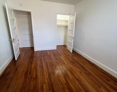 410 E Glendale Avenue - Photo Thumbnail 8
