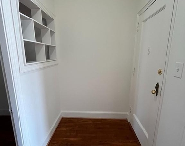 410 E Glendale Avenue - Photo Thumbnail 1