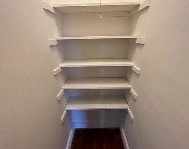 410 E Glendale Avenue - Photo Thumbnail 6