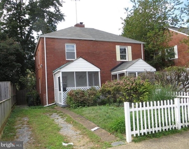 310 S Veitch Street - Photo Thumbnail 4