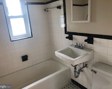 310 S Veitch Street - Photo Thumbnail 5