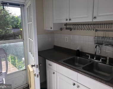 310 S Veitch Street - Photo Thumbnail 3