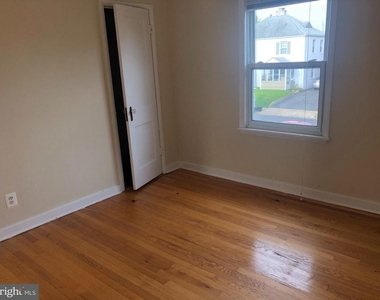 310 S Veitch Street - Photo Thumbnail 9