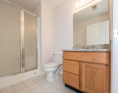 2800 S Knightsbridge Circle - Photo Thumbnail 18