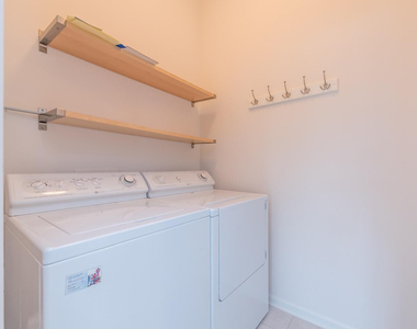 2800 S Knightsbridge Circle - Photo Thumbnail 8