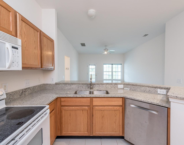 2800 S Knightsbridge Circle - Photo Thumbnail 5