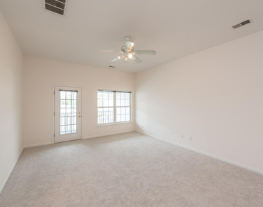 2800 S Knightsbridge Circle - Photo Thumbnail 2