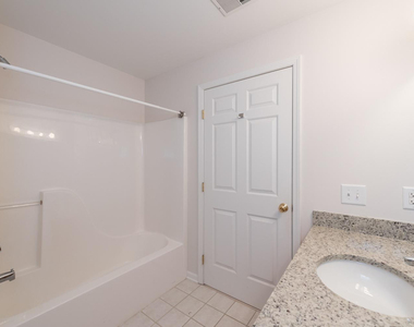 2800 S Knightsbridge Circle - Photo Thumbnail 13