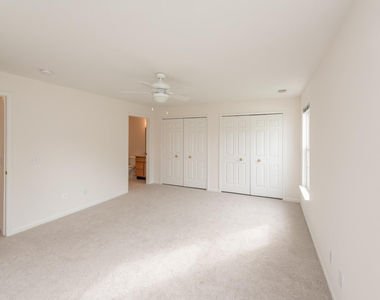 2800 S Knightsbridge Circle - Photo Thumbnail 17