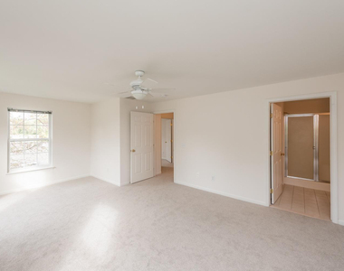 2800 S Knightsbridge Circle - Photo Thumbnail 16