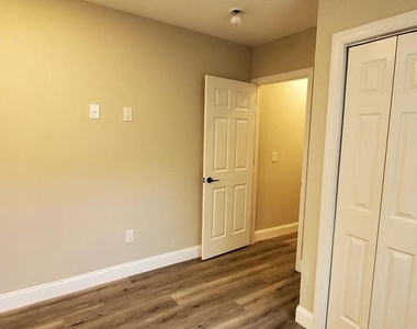 2221 N Franklin Street - Photo Thumbnail 2