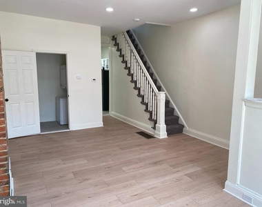 823 N Hutton Street - Photo Thumbnail 2