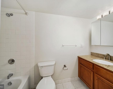 1420 Locust Street - Photo Thumbnail 7