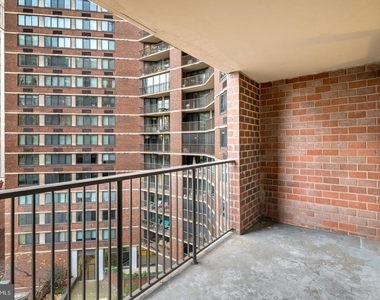 1420 Locust Street - Photo Thumbnail 10