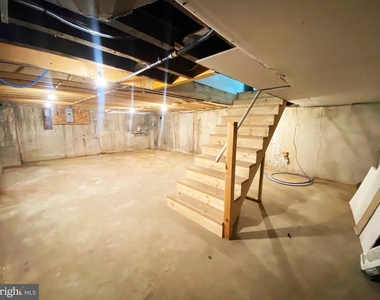 1433 E Vernon Road - Photo Thumbnail 27