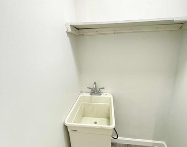 1433 E Vernon Road - Photo Thumbnail 8
