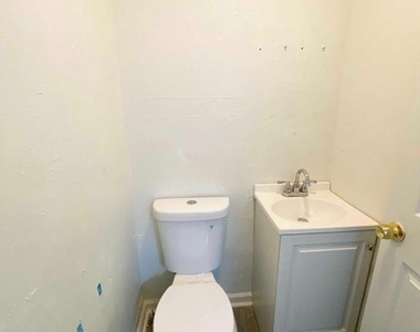 1433 E Vernon Road - Photo Thumbnail 9