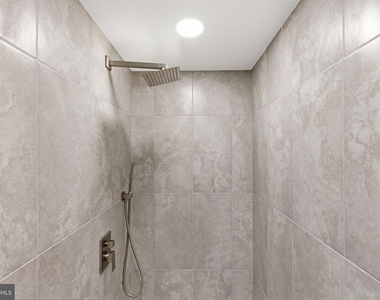 213 Hermitage St - Photo Thumbnail 9