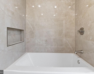 213 Hermitage St - Photo Thumbnail 17