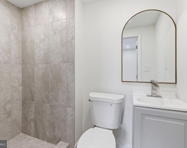 213 Hermitage St - Photo Thumbnail 8