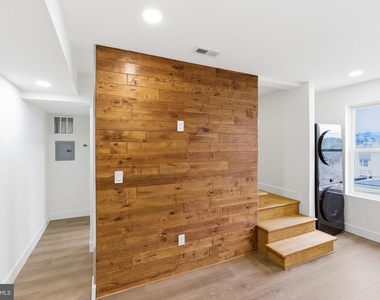 213 Hermitage St - Photo Thumbnail 7