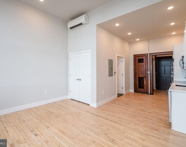 1300 S 19th Street - Photo Thumbnail 3