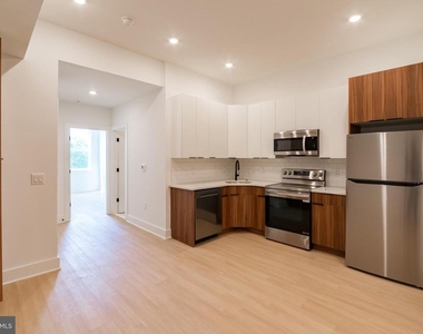 4408 Lancaster Avenue - Photo Thumbnail 3